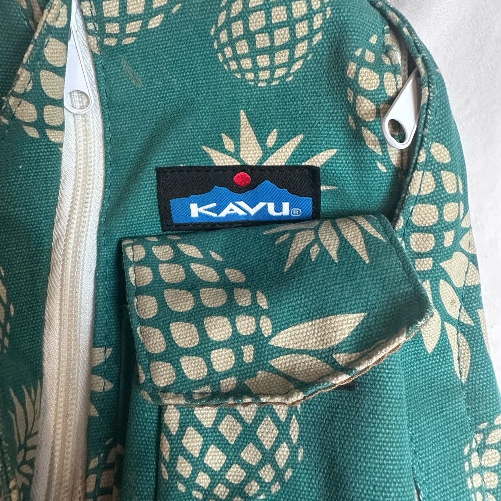 Kavu green Rope Sling Bag with pineapple print - Picture 3 of 14